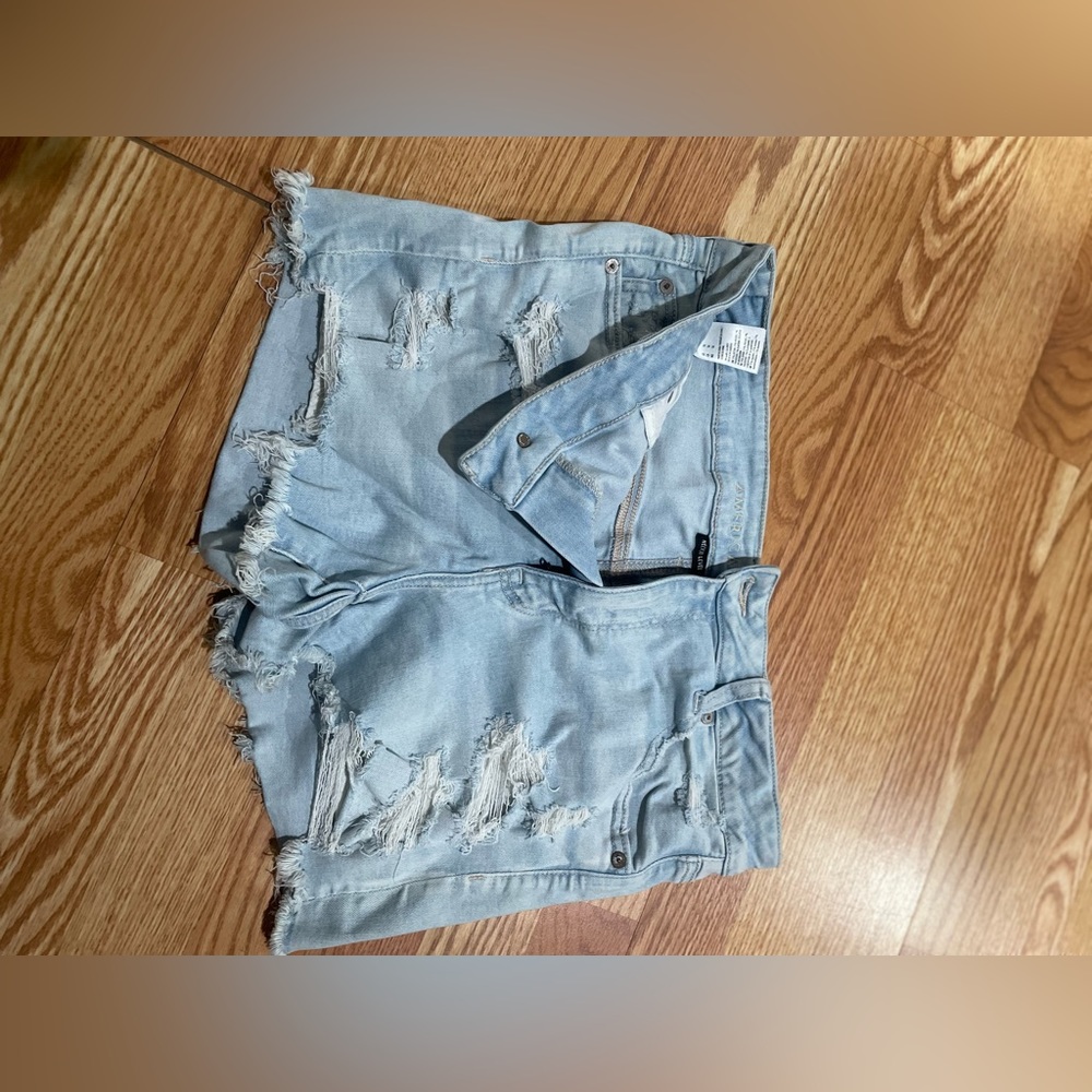 American Eagle Size 14 Hi Rise Shortie Distressed Light Wash